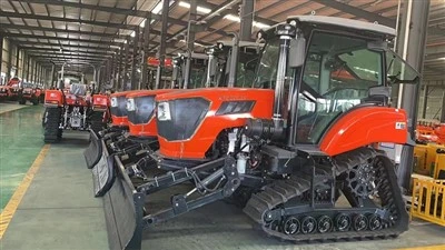 Traktor buldožera i gusjenica